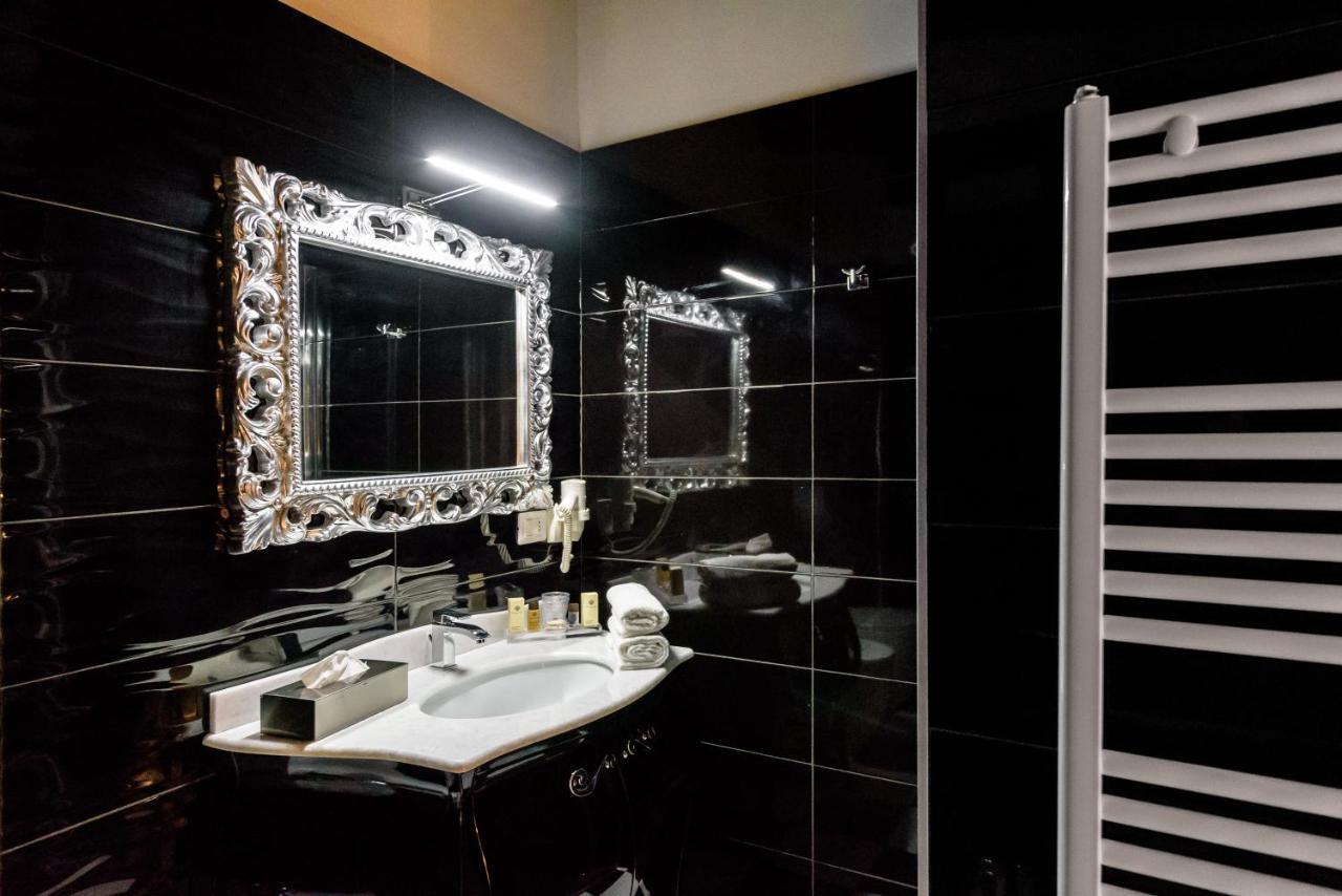 Marie Claire Apartments & Spa วาสโต ภายนอก รูปภาพ